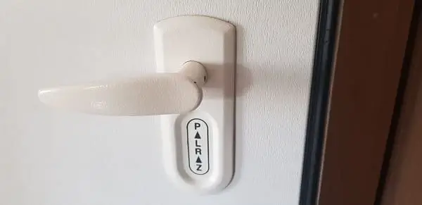 קיצור דלתות ממ"ד - מה התהליך וכמה עולה?